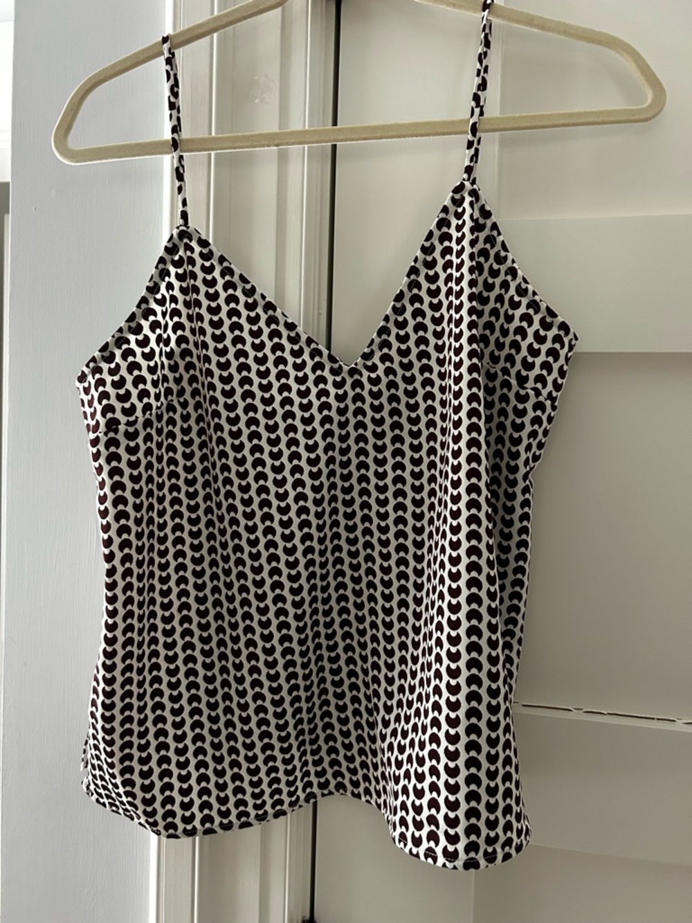 a new day Black and White Geometric V‑Neck Camisole